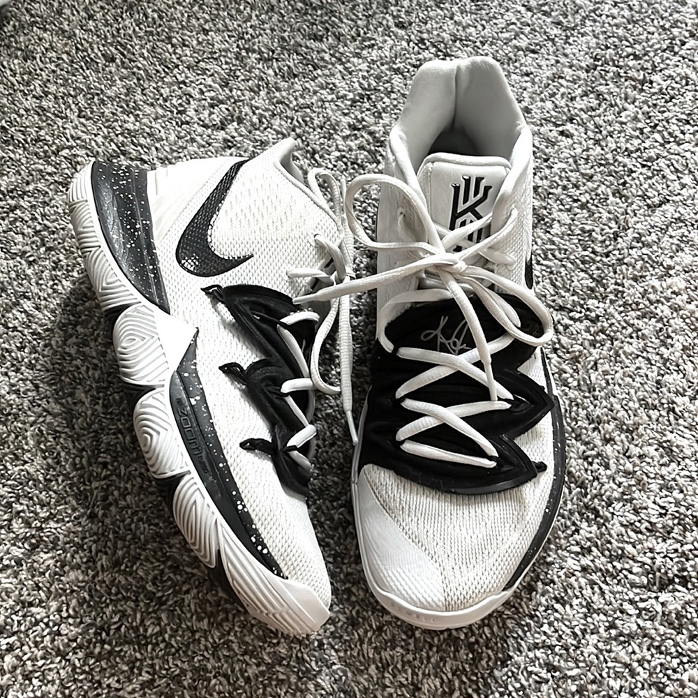 super comfy basketball shoes. I wore the 3 times. If you want lower price